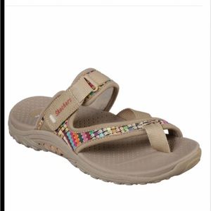 Skechers  Reggae women flip flop sandals size 9